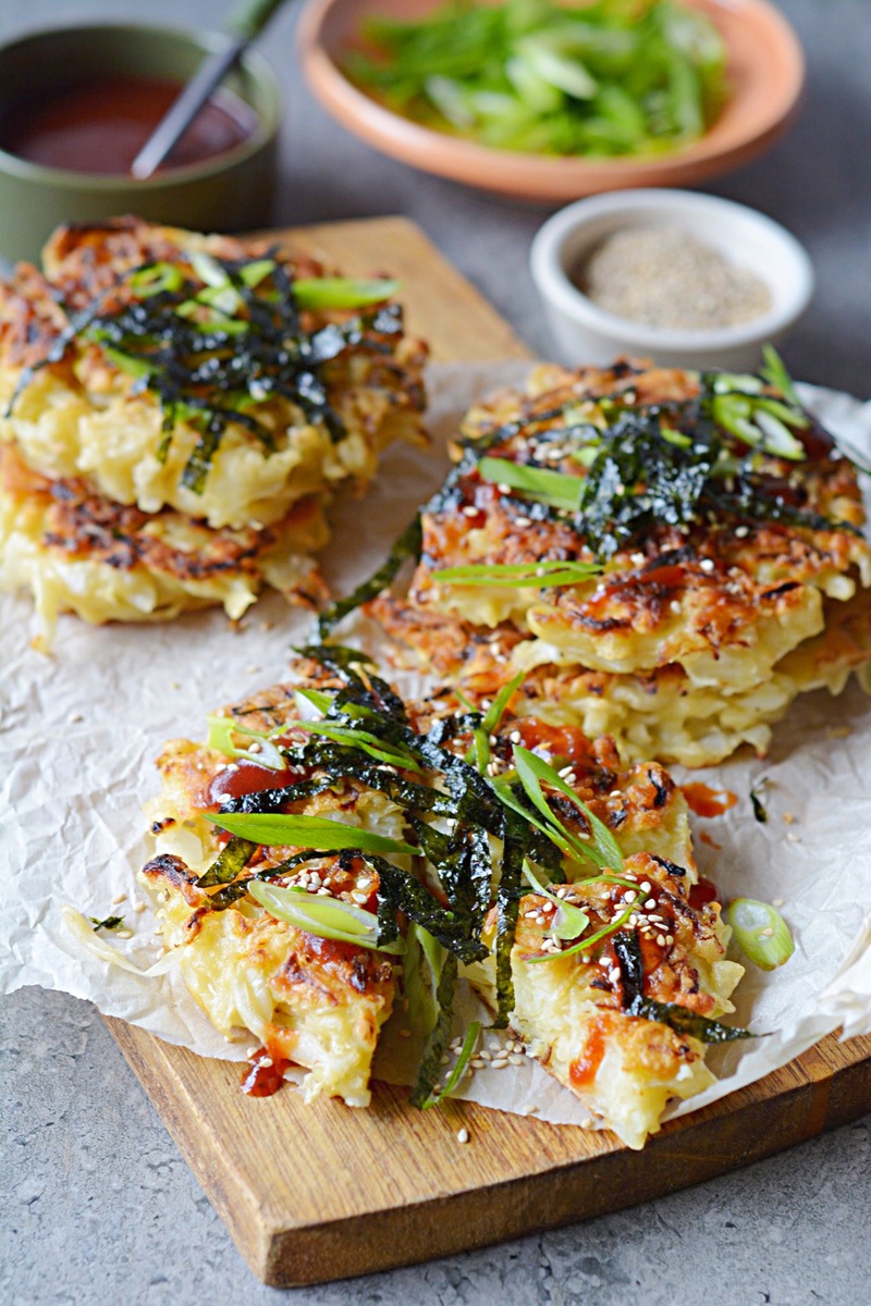 Okonomiyaki (cabbage pancake)